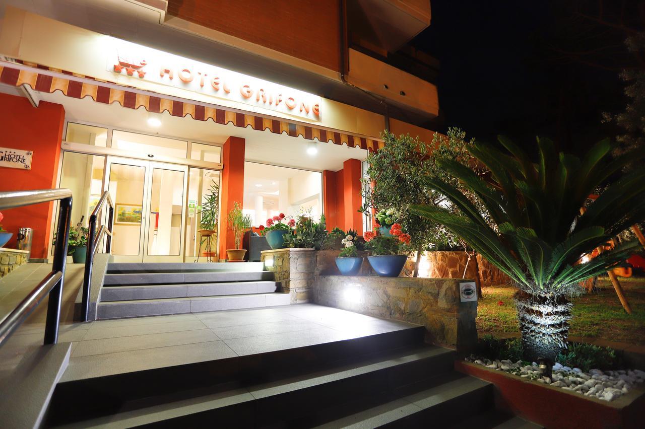 Hotel Grifone Принчипина-а-Маре Экстерьер фото