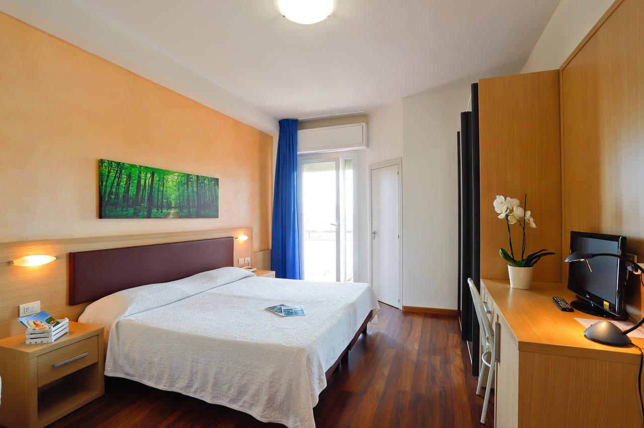 Hotel Grifone Принчипина-а-Маре Экстерьер фото
